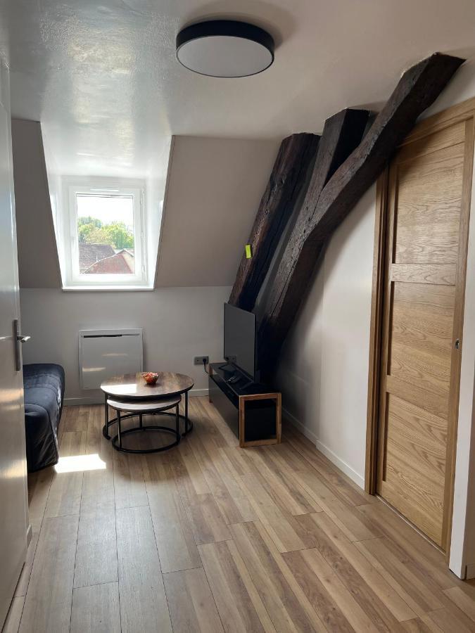 Appartement De La Fontaine A La Tour Du Pin Hyper Centre Parking Prive Buitenkant foto